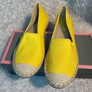NIB Sheln yellow canvas Espadrilles slip on flats Size 10